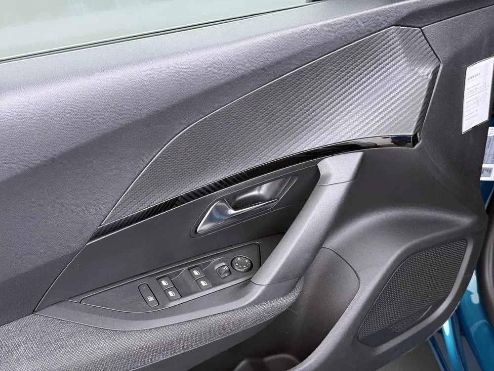 Peugeot 2008 SUV Business 110pk Hybrid Automaat uit 2025, foto 15