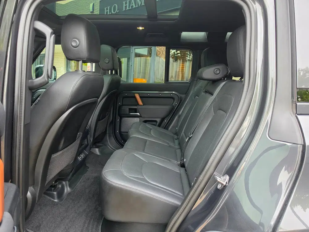 Land Rover Defender 2.0 P400e 110 SE uit 2023, foto 15