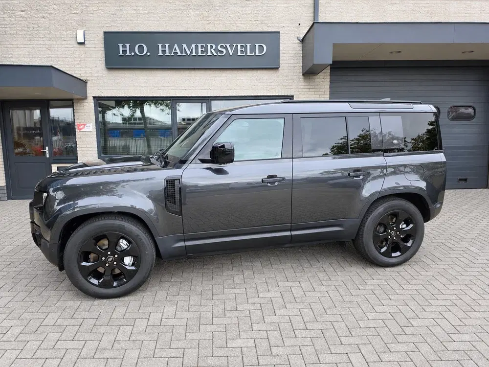 Land Rover Defender 2.0 P400e 110 SE uit 2023, foto 3