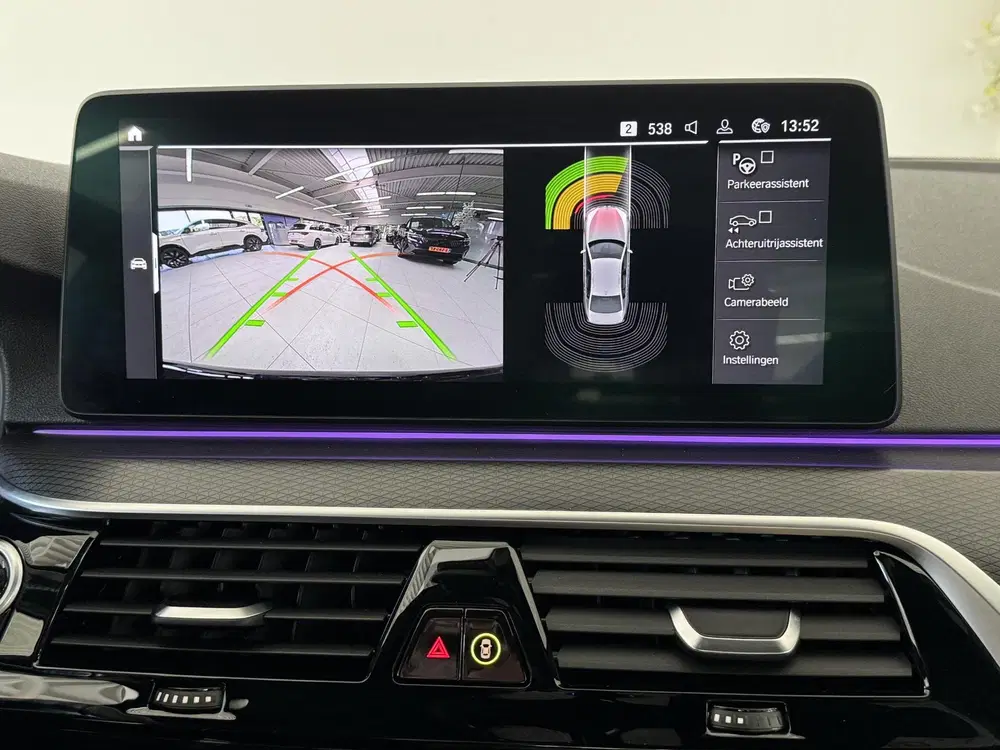 BMW 5-serie 545e xDrive High Executive uit 2021, foto 12