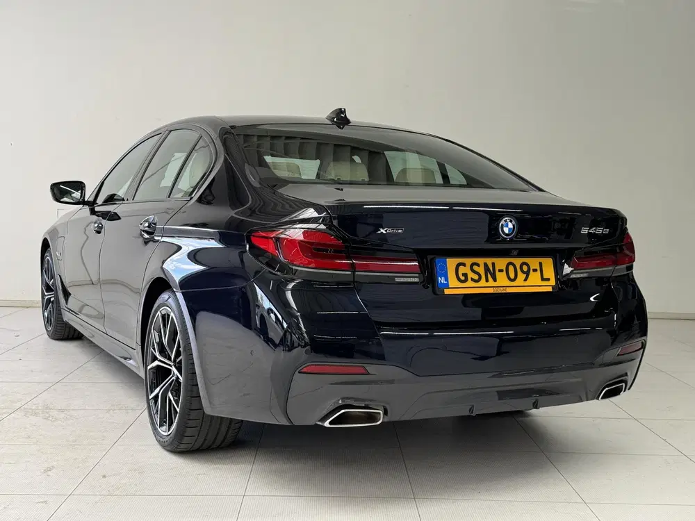 BMW 5-serie 545e xDrive High Executive uit 2021, foto 6