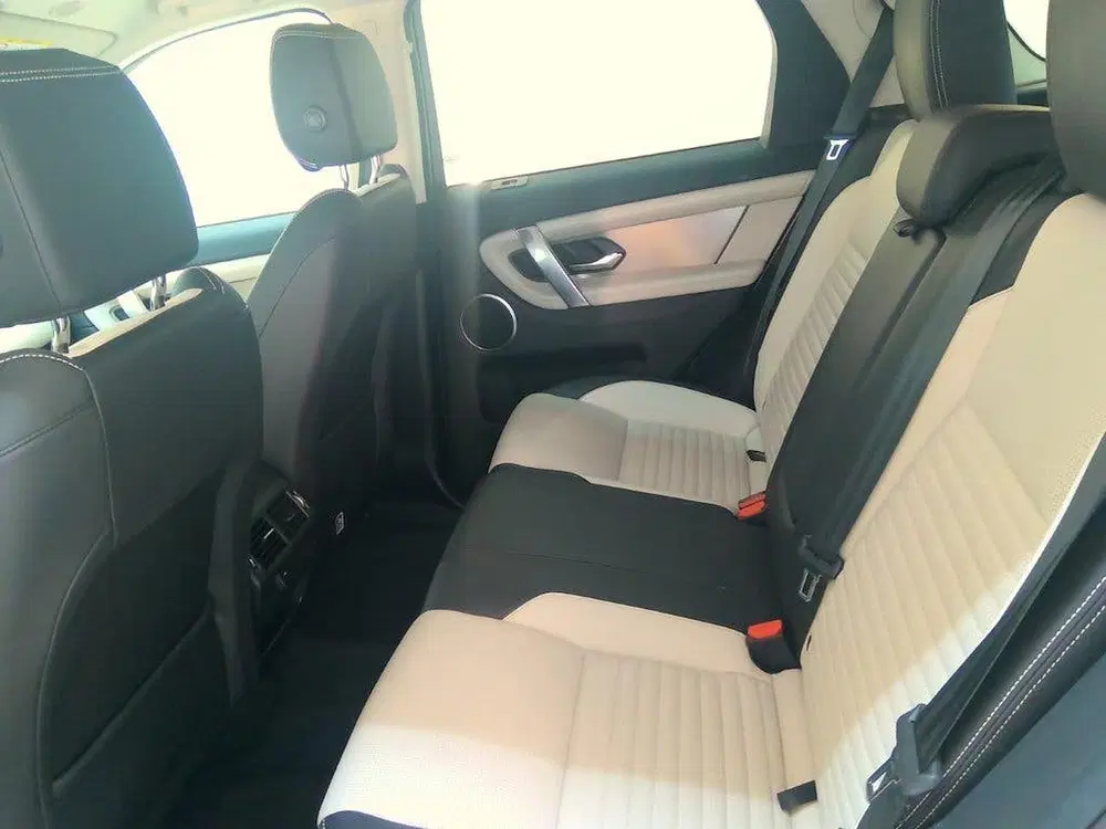 Land Rover Discovery Sport P300e 1.5 R-Dynamic SE+Led+Vol-le uit 2023, foto 13