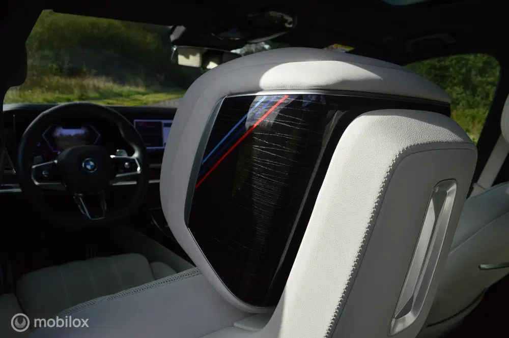 BMW 7-serie 750e Individual uit 2023, foto 14