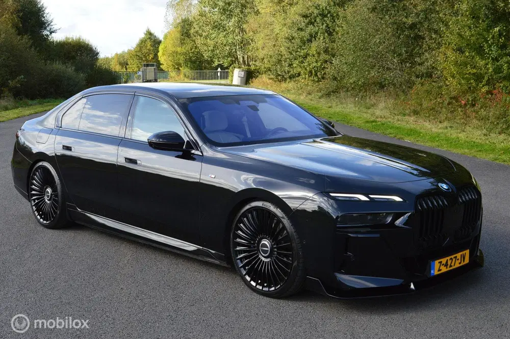 BMW 7-serie 750e Individual uit 2023, foto 3