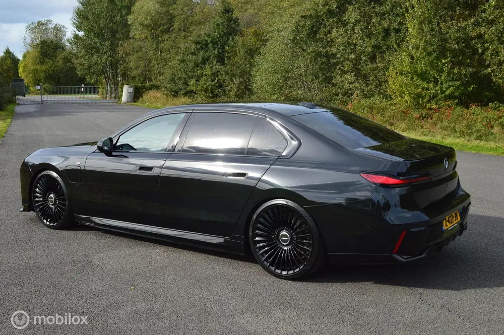 BMW 7-serie 750e Individual uit 2023, foto 7