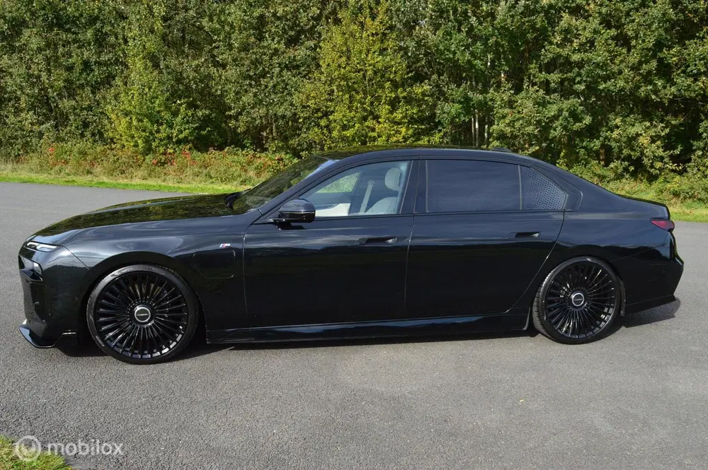 BMW 7-serie 750e Individual uit 2023, foto 8