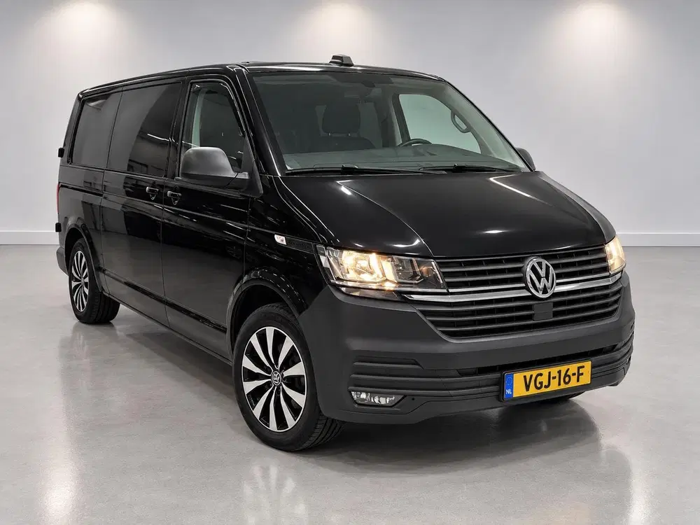 Volkswagen Transporter 2.0 TDI L2H1 30 DC Highline uit 2020, foto 10
