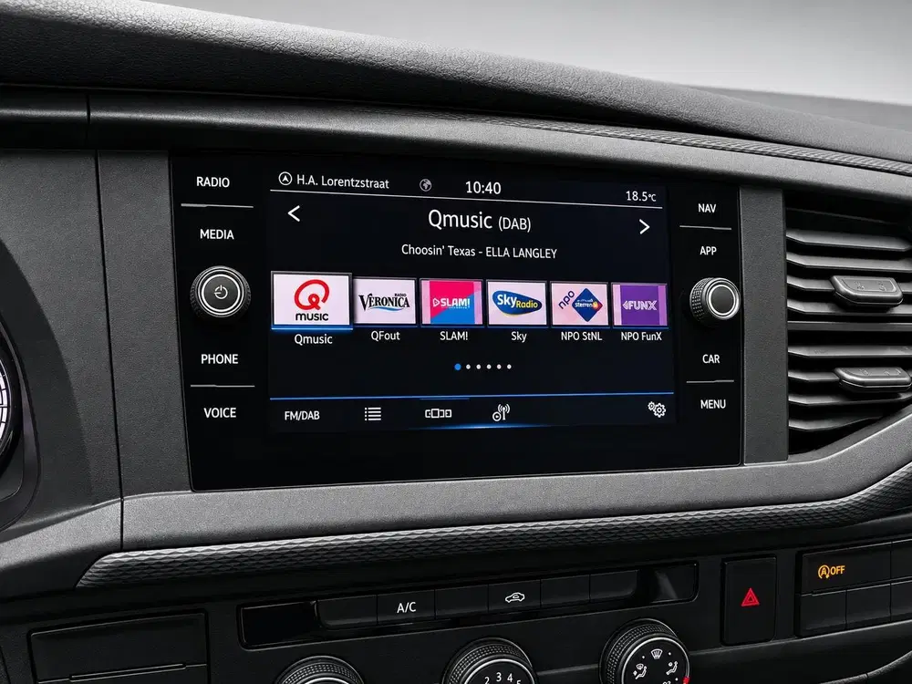 Volkswagen Transporter 2.0 TDI L2H1 30 DC Highline uit 2020, foto 12