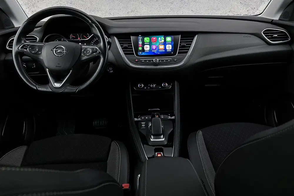 Opel Grandland 1.6 Turbo Hybrid Business uit 2021, foto 2