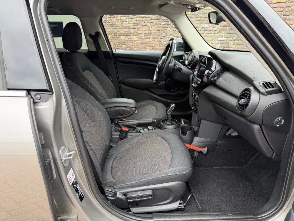 Mini Cooper 1.5 COOPER Busines edition Automaat 5DRS N uit 2019, foto 12