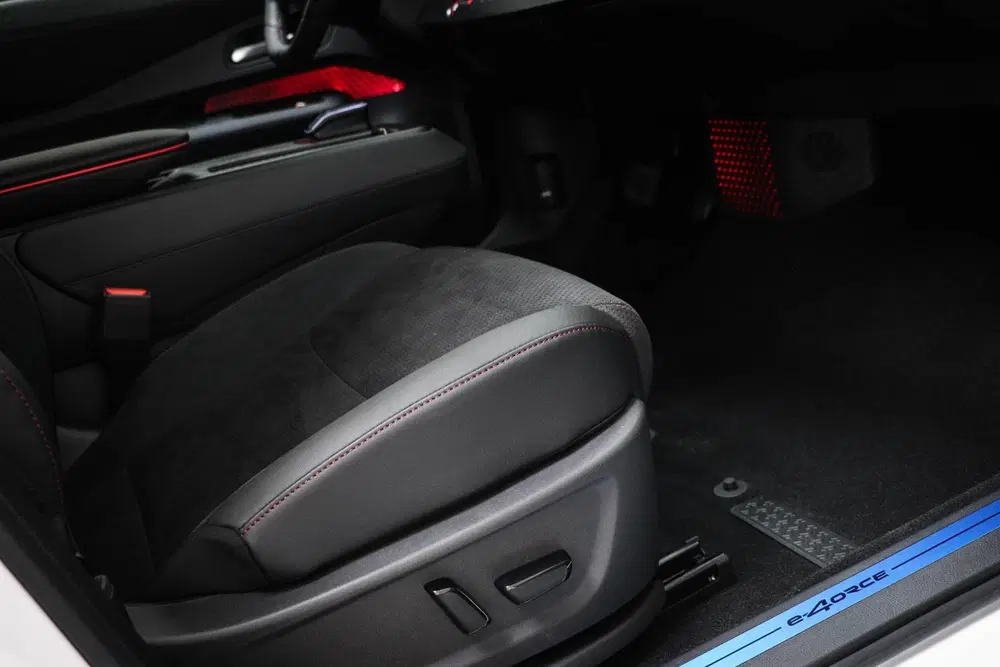 Nissan Ariya e-4ORCE Nismo 91 kWh uit 2026, foto 10