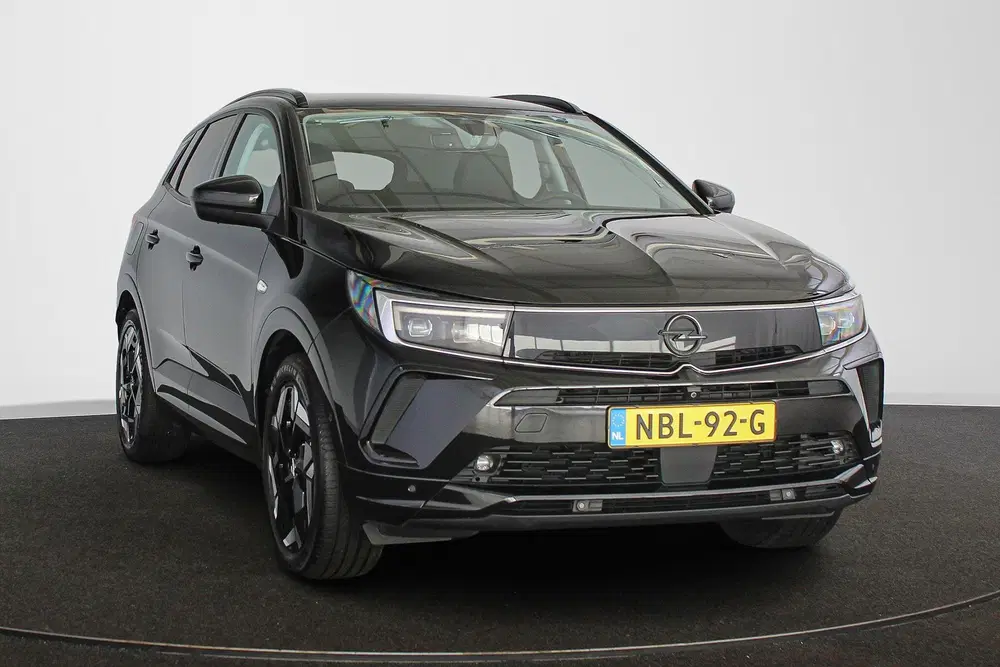 Opel Grandland 1.6 Turbo Plug-In Hybrid 4x4 GSe 300PK Tre uit 2023, foto 2