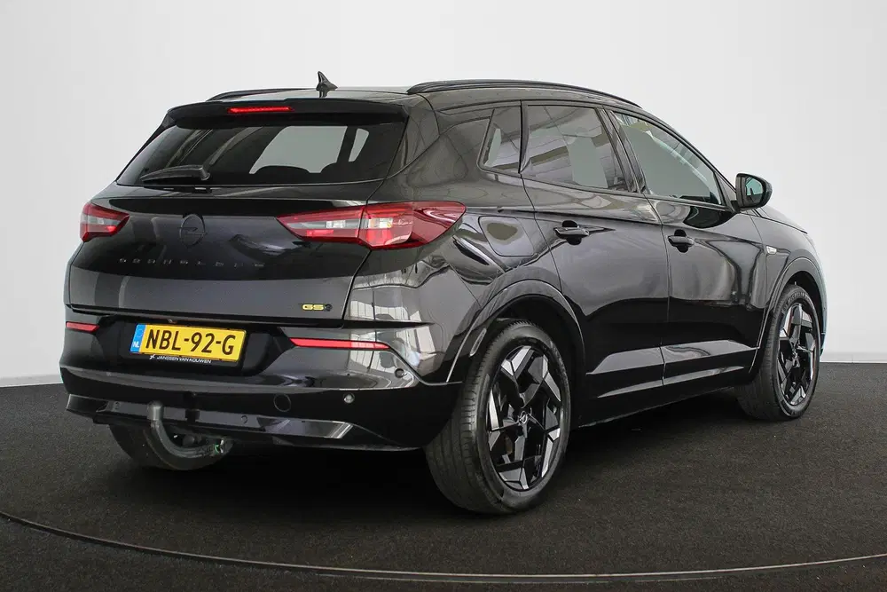 Opel Grandland 1.6 Turbo Plug-In Hybrid 4x4 GSe 300PK Tre uit 2023, foto 3