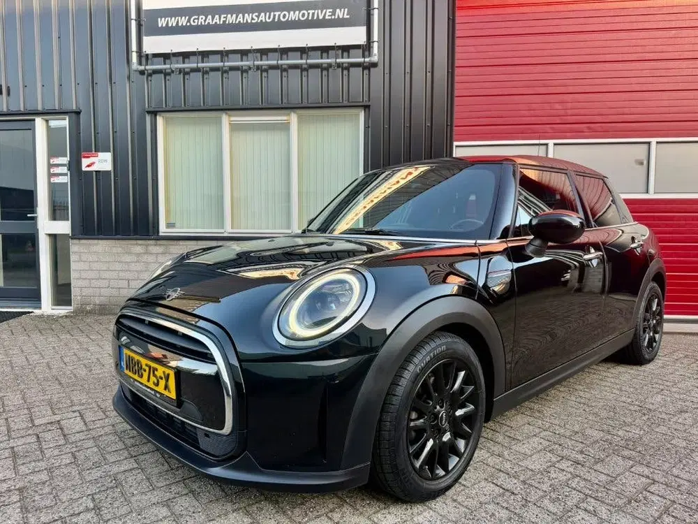 Mini Cooper 5 deurs Facelift Apple Carplay 1 JAAR GARA uit 2021