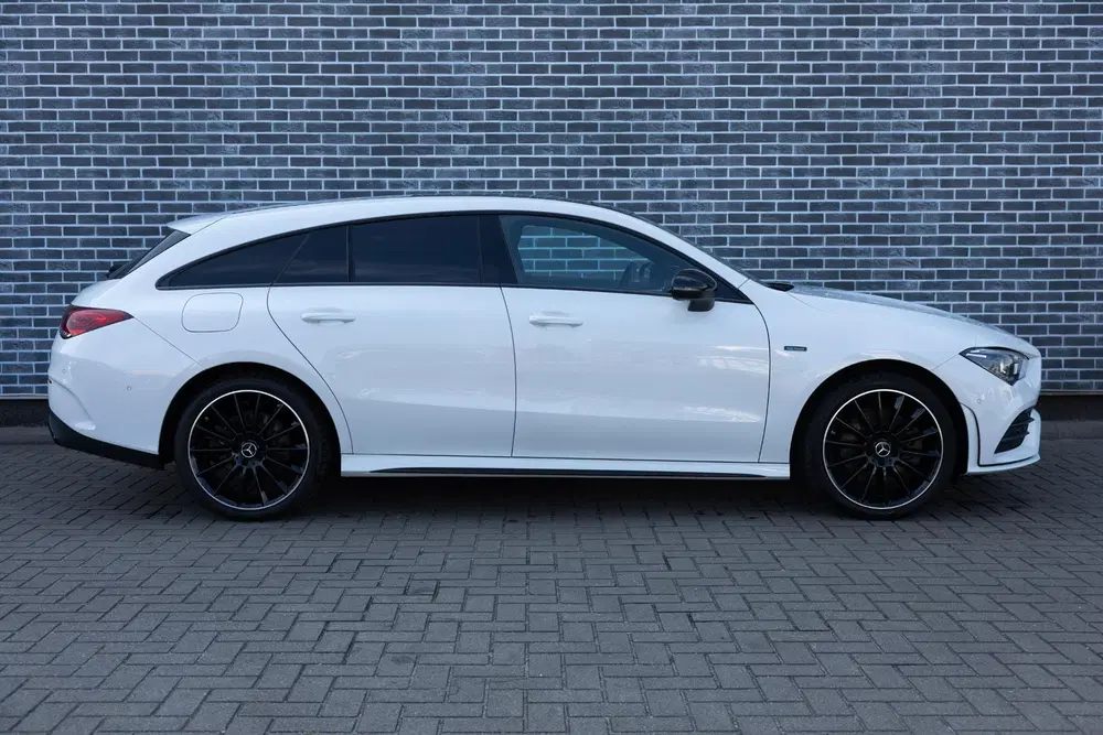Mercedes-Benz CLA 250 e AMG Line uit 2020, foto 3