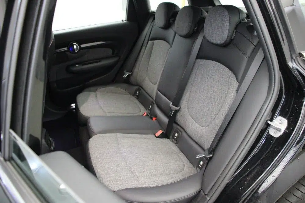 Mini Cooper 1.5 Business Edition Automaat uit 2022, foto 10