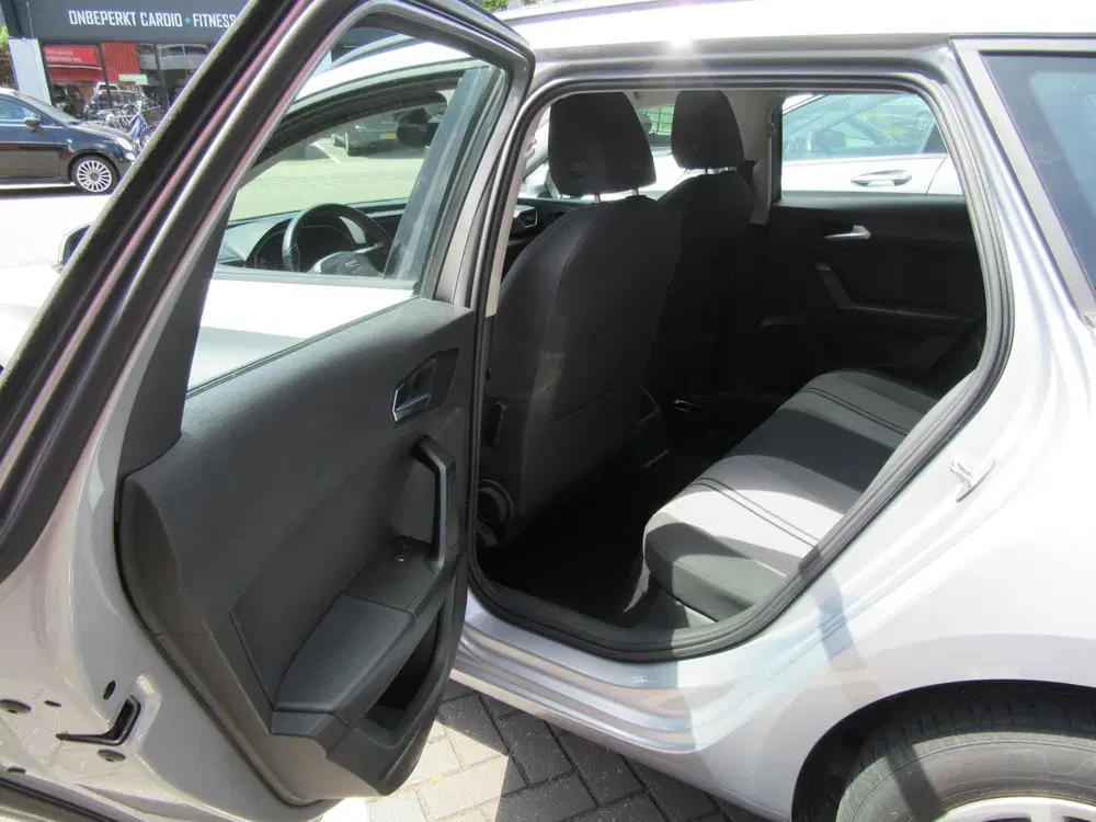 SEAT Leon 1.0 eTSI Style Business Intense uit 2022, foto 11