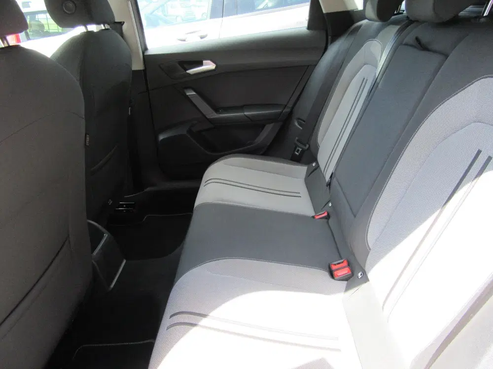 SEAT Leon 1.0 eTSI Style Business Intense uit 2022, foto 13