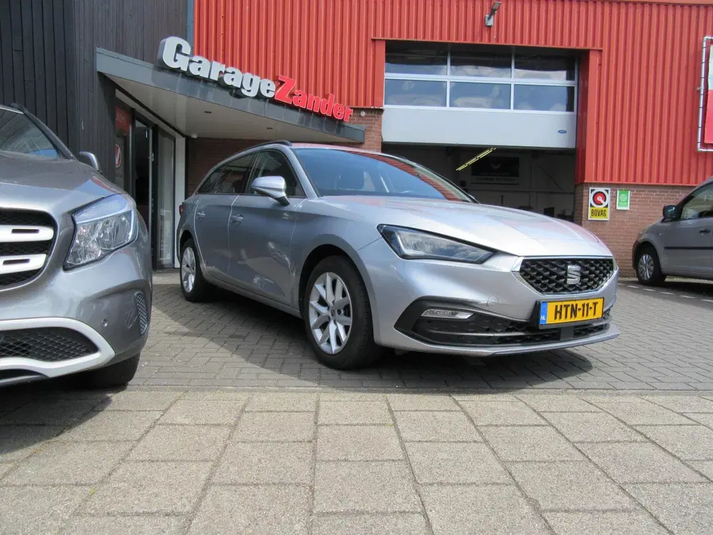 SEAT Leon 1.0 eTSI Style Business Intense uit 2022, foto 3