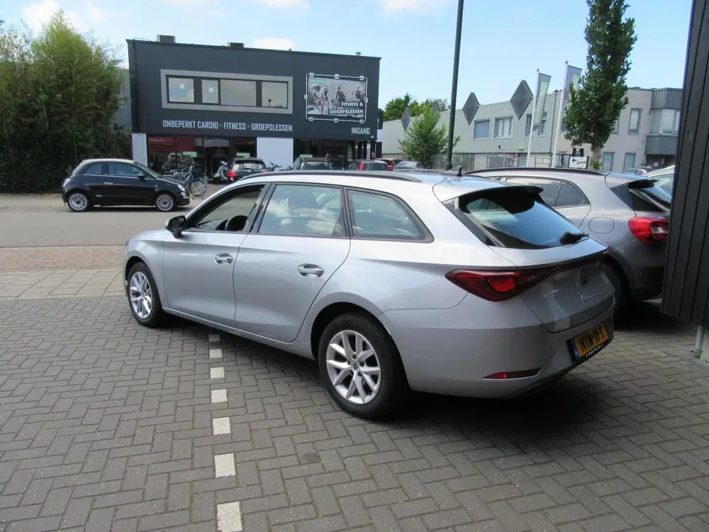 SEAT Leon 1.0 eTSI Style Business Intense uit 2022, foto 5