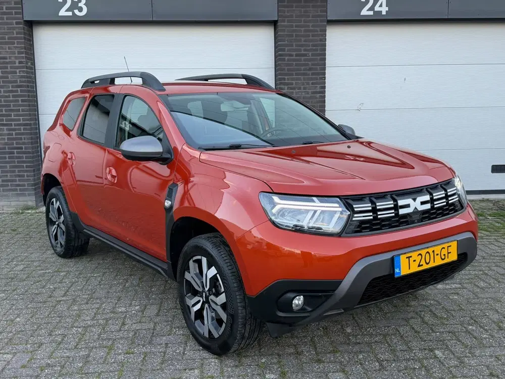 Dacia Duster 1.3 TCe 150 Journey uit 2023, foto 2
