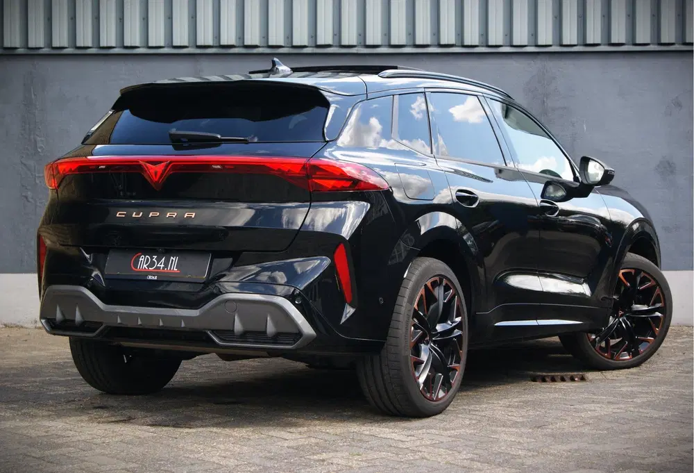 Cupra Terramar 1.5 TSI 272PK e-Hybrid VZ Performance 120k uit 2024, foto 2
