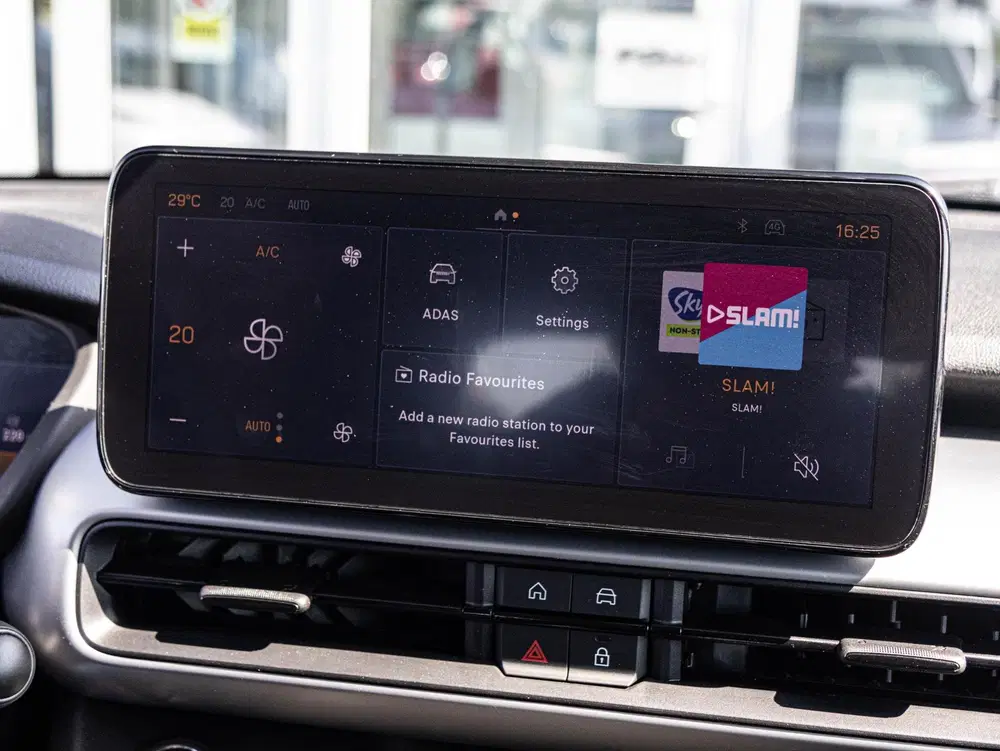 Jeep Avenger 1.2 e-Hybrid Altitude uit 2025, foto 8