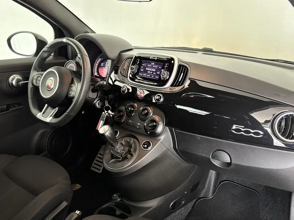 Fiat 500 1.4 T-Jet Abarth 595 70th Anniversary uit 2019, foto 14
