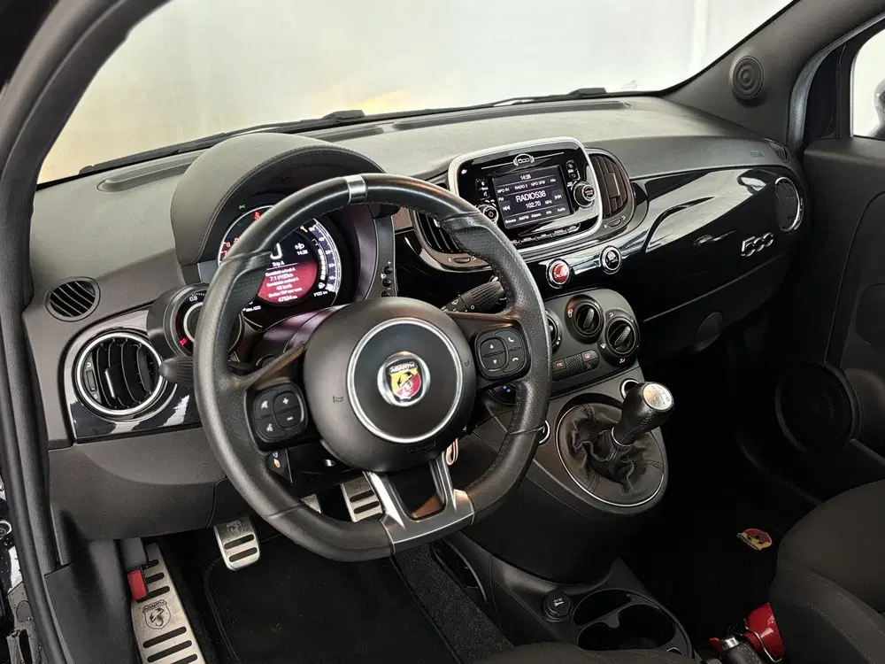 Fiat 500 1.4 T-Jet Abarth 595 70th Anniversary uit 2019, foto 5