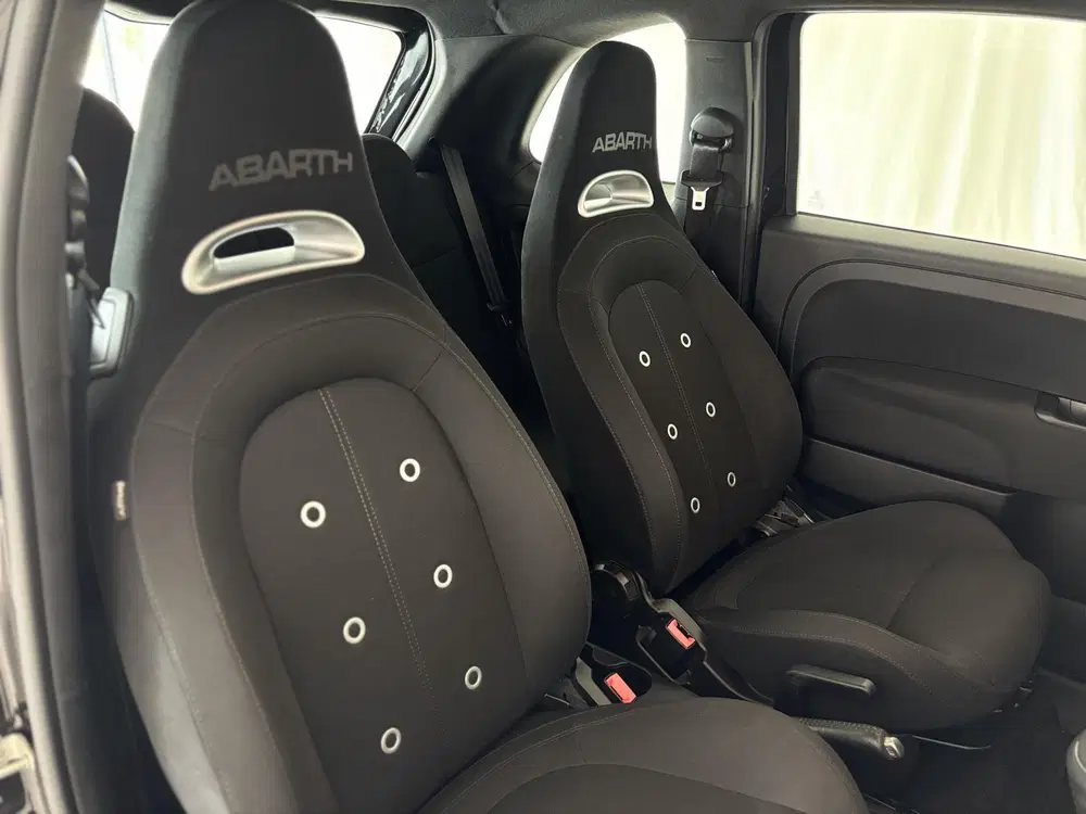 Fiat 500 1.4 T-Jet Abarth 595 70th Anniversary uit 2019, foto 7