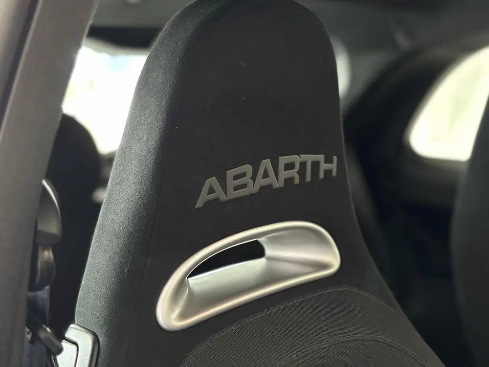 Fiat 500 1.4 T-Jet Abarth 595 70th Anniversary uit 2019, foto 8