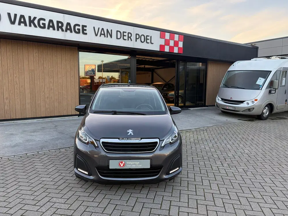 Peugeot 108 1.0 e-VTi Active uit 2022, foto 2