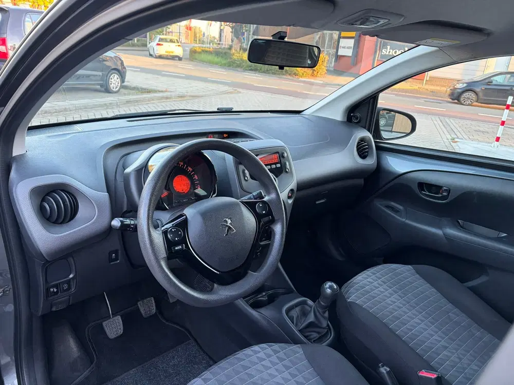 Peugeot 108 1.0 e-VTi Active uit 2022, foto 8