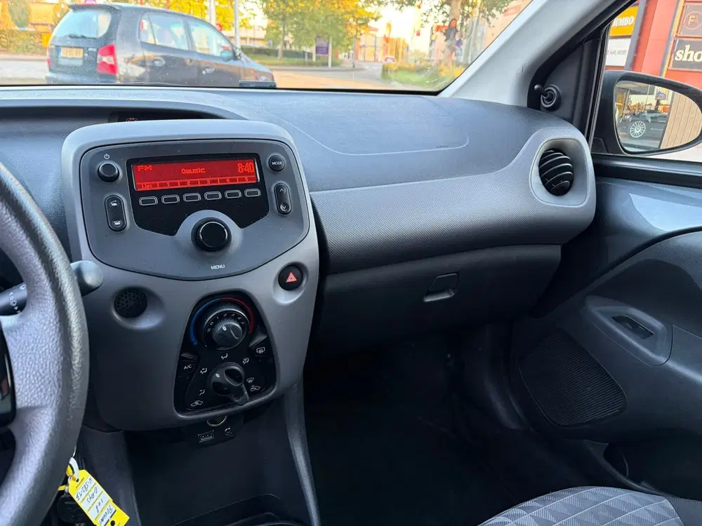 Peugeot 108 1.0 e-VTi Active uit 2022, foto 9