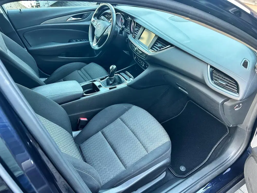 Opel Insignia 1.5 Turbo Edition uit 2019, foto 15