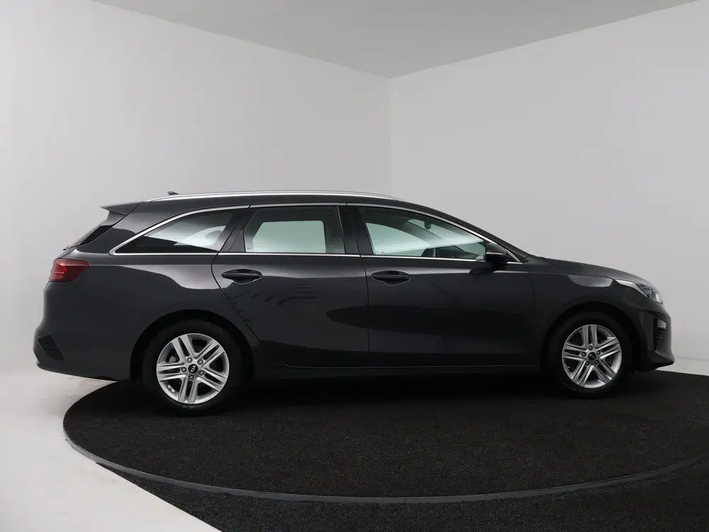 Kia Ceed 1.4 T-GDi DynamicLine uit 2019, foto 2