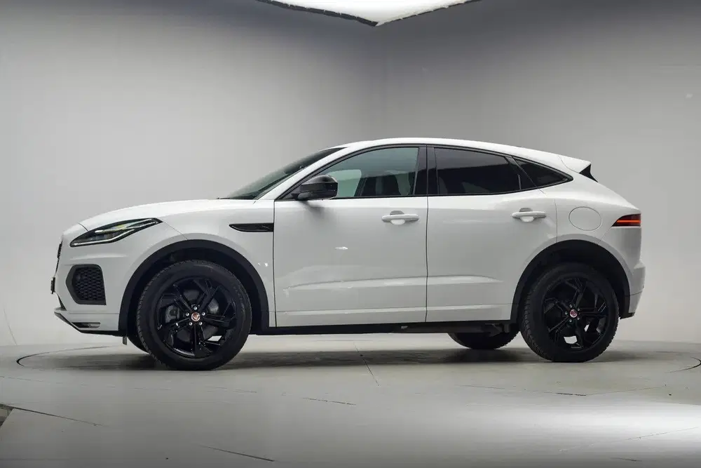 Jaguar E-Pace 1.5 P300e AWD R-Dynamic SE Blackpack [ SoH uit 2023, foto 2