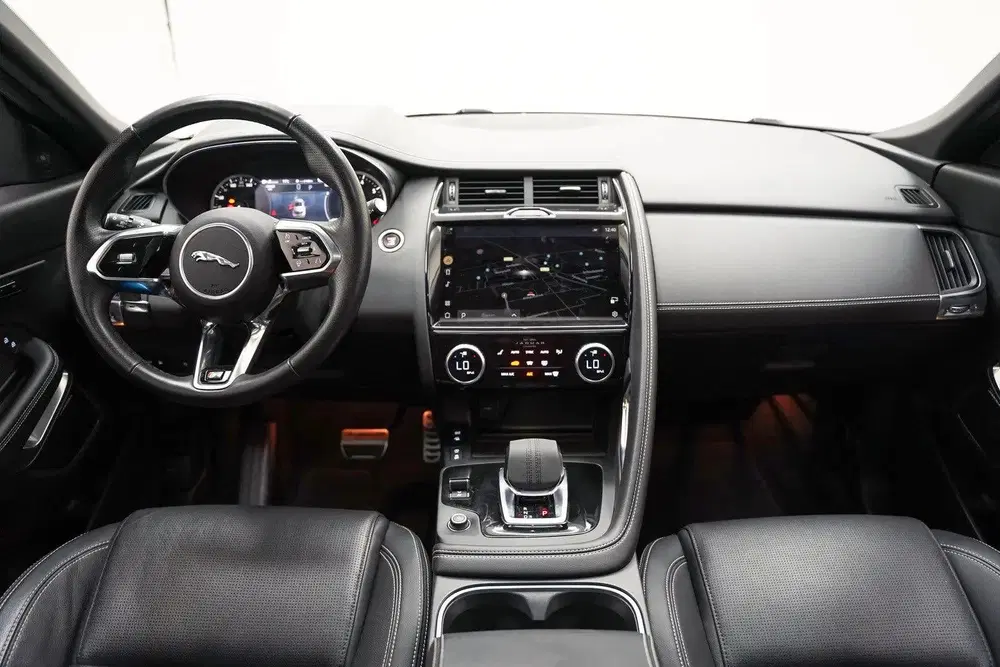Jaguar E-Pace 1.5 P300e AWD R-Dynamic SE Blackpack [ SoH uit 2023, foto 4