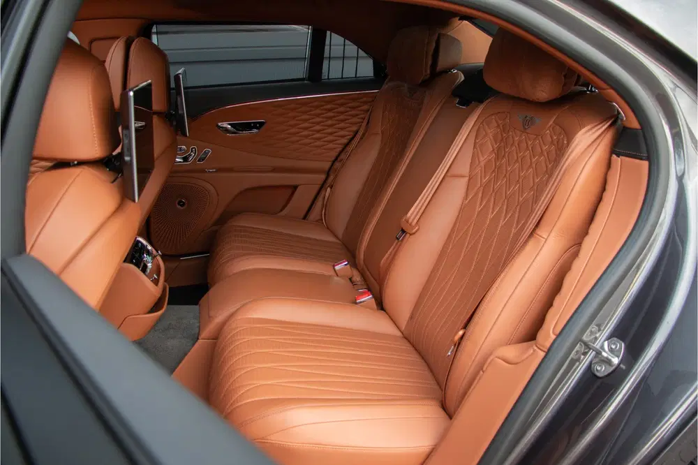 Bentley Flying Spur 6.0 W12 635PK uit 2022, foto 6