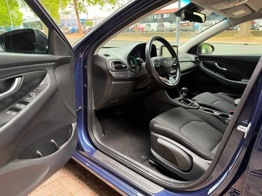 Hyundai i30 1.5 T-GDi MHEV Premium uit 2021, foto 10