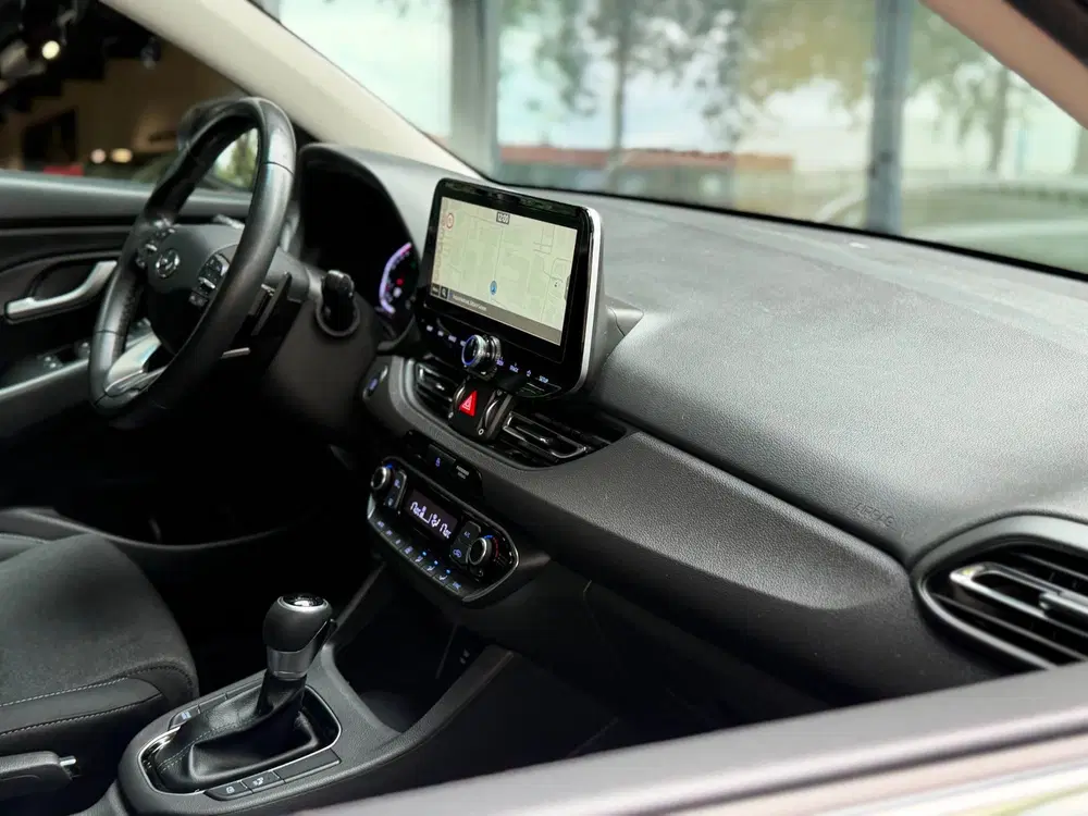 Hyundai i30 1.5 T-GDi MHEV Premium uit 2021, foto 15