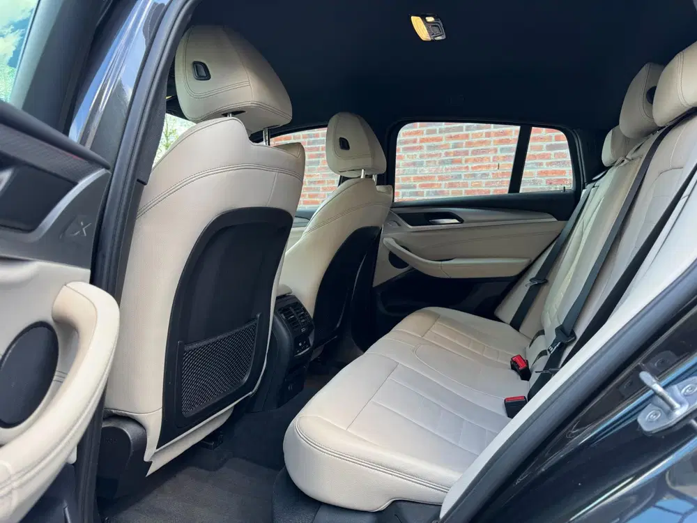 BMW X4 XDrive20i High Executive Edition uit 2019, foto 13