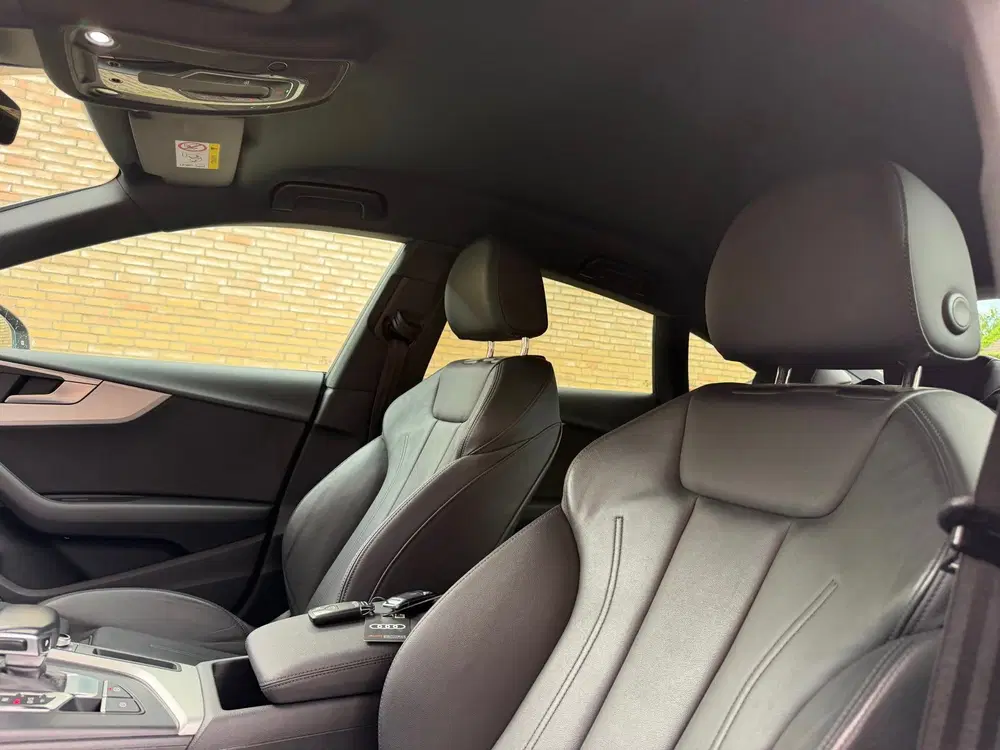 Audi A5 35 TFSI S edition uit 2022, foto 15