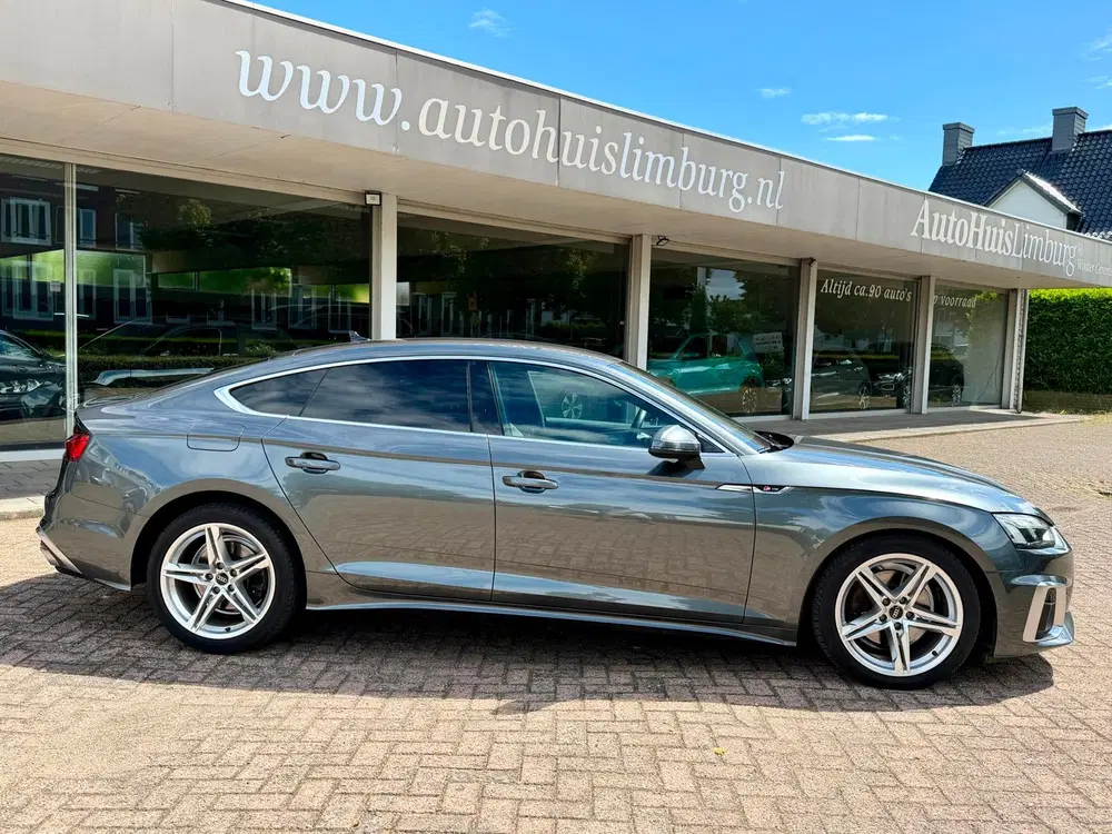 Audi A5 35 TFSI S edition uit 2022, foto 3