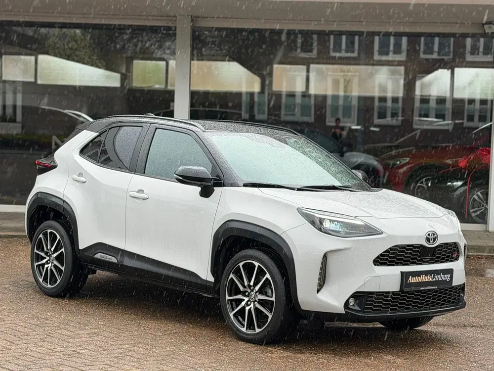 Toyota Yaris Cross 1.5 Hybrid GR Sport uit 2022, foto 2