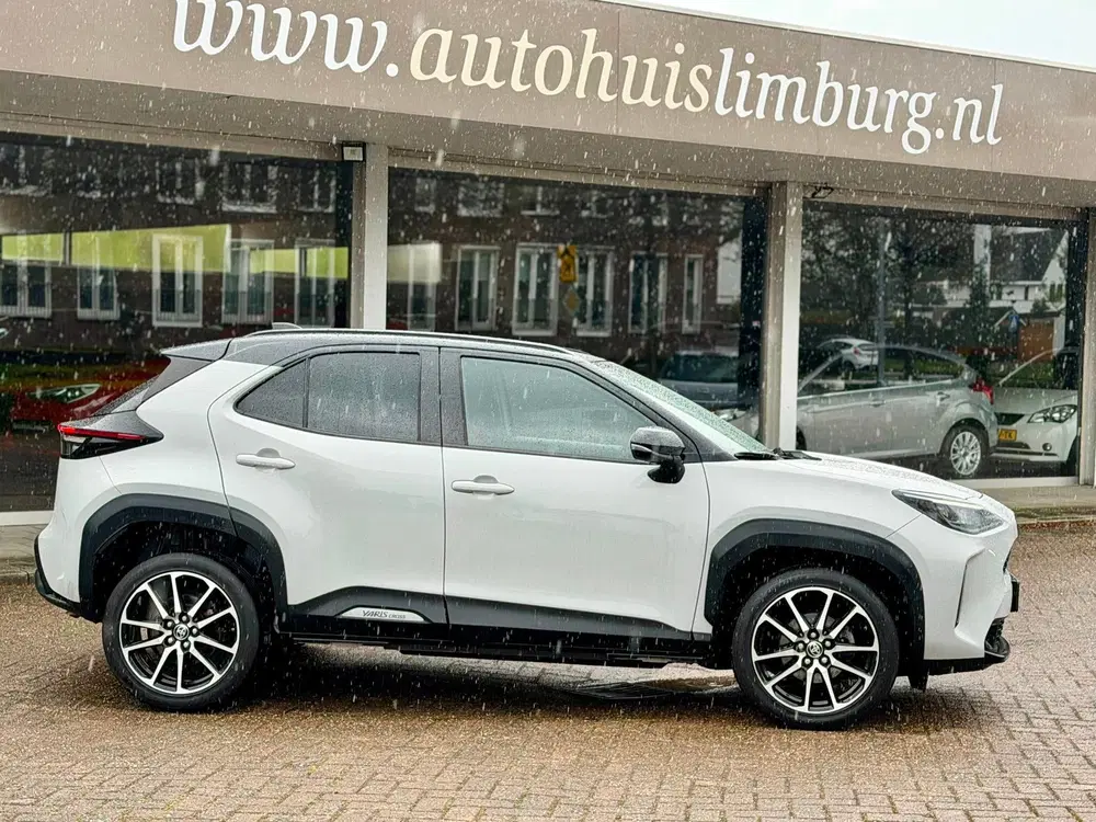 Toyota Yaris Cross 1.5 Hybrid GR Sport uit 2022, foto 3