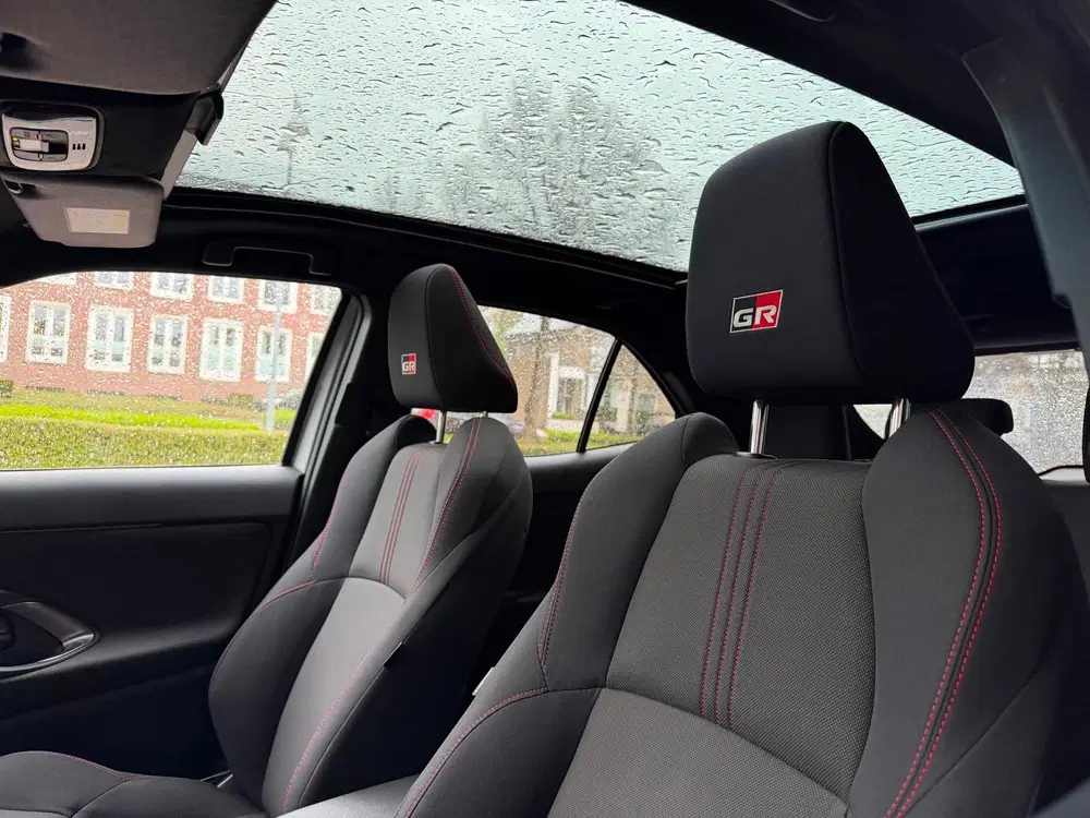 Toyota Yaris Cross 1.5 Hybrid GR Sport uit 2022, foto 8