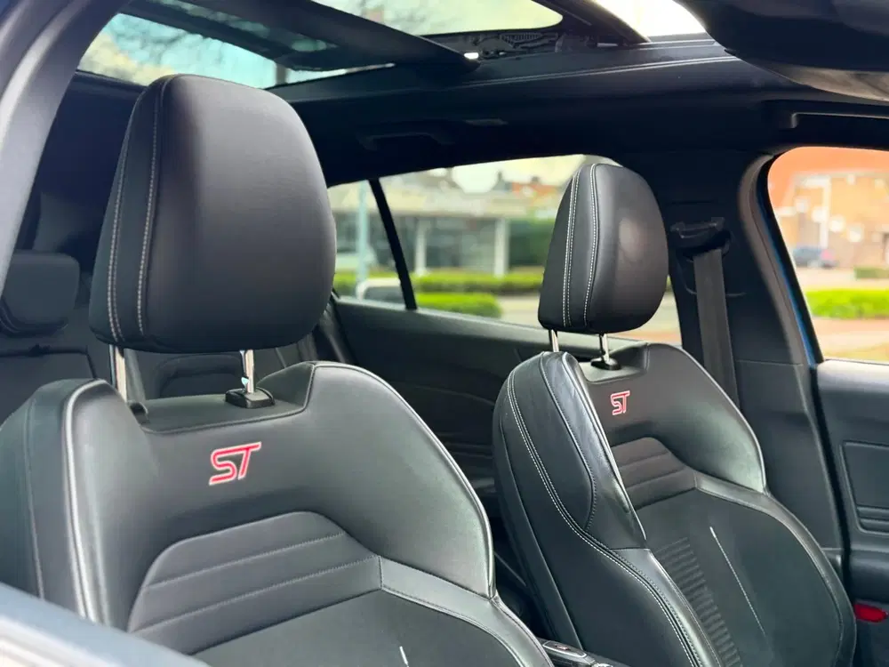 Ford Focus 2.3 EcoBoost ST-3 uit 2019, foto 10