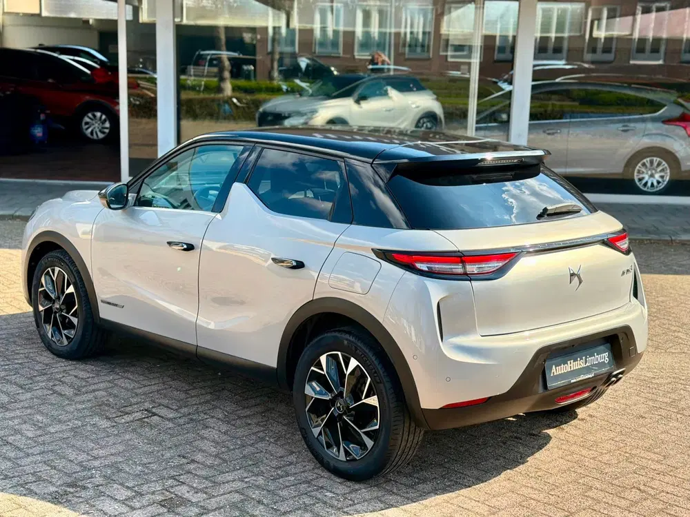 DS Automobiles DS 3 Crossback DS 3 Crossback 1.2 PureTech Louvre uit 2022, foto 15