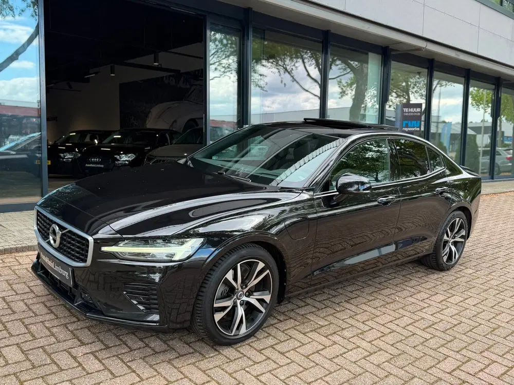 Volvo S60 2.0 T8 AWD Twin Engine R-Design uit 2020, foto 2
